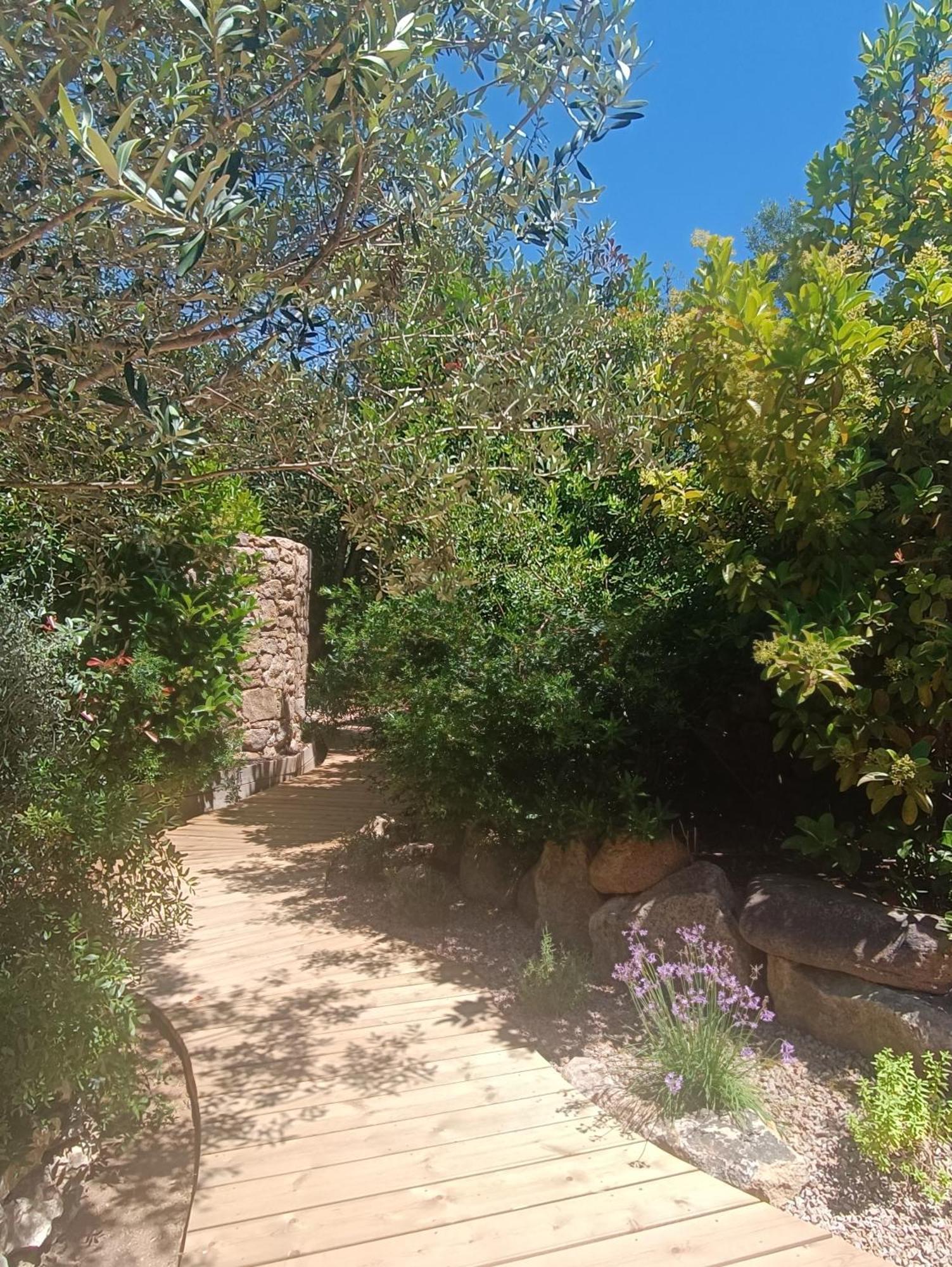 Les Du Maquis Hotel 4*